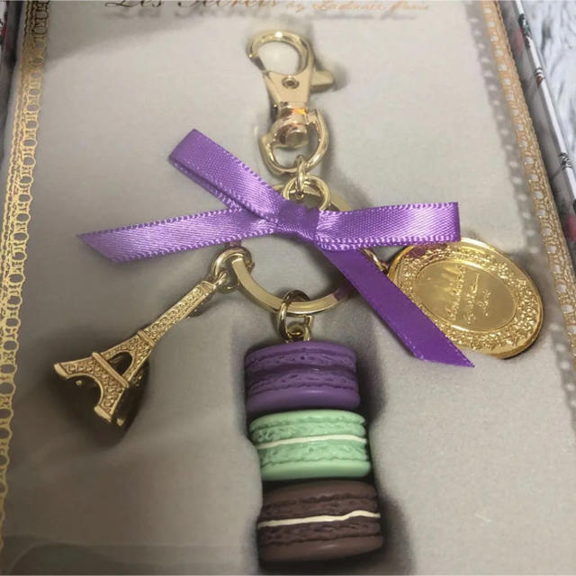 LADUREE(ラデュレ)の【未開封】ラデュレ　マカロン  キーホルダー レディースのファッション小物(キーホルダー)の商品写真