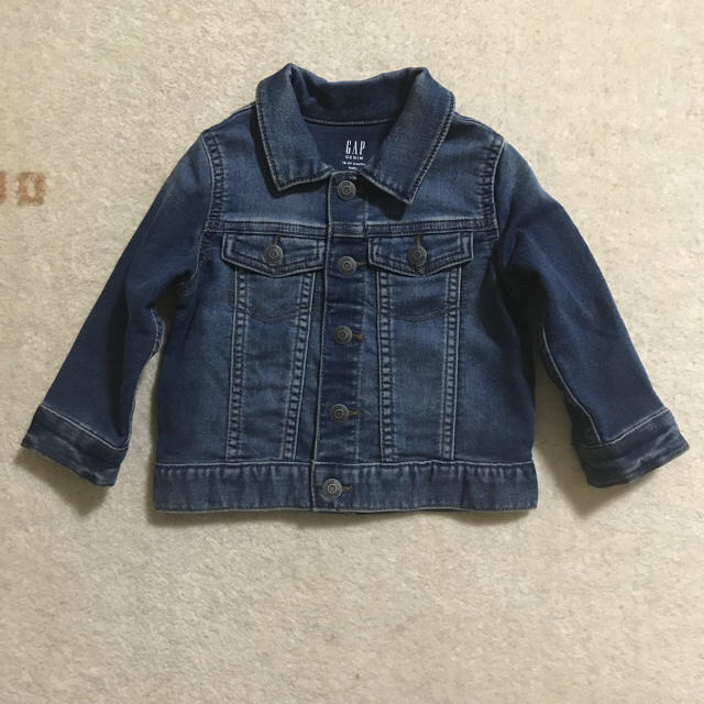 babyGAP(ベビーギャップ)のbaby GAP   Gジャン　90㎝　男の子　女の子 キッズ/ベビー/マタニティのキッズ服男の子用(90cm~)(ジャケット/上着)の商品写真