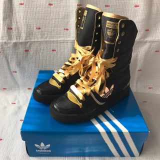 adidas(スニーカー ・ ゴールド/金色系)のフリマアイテム一覧 adidas(スニーカー ・ ゴールド/金色系)のフリマアイテム一覧