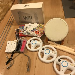 ウィー(Wii)のWii本体豪華セット(家庭用ゲーム機本体)