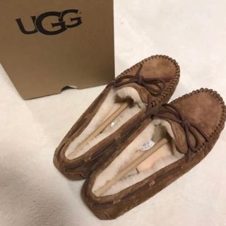 アグ(UGG)のUGG ダコタ　チェスナット/US8(スリッポン/モカシン)