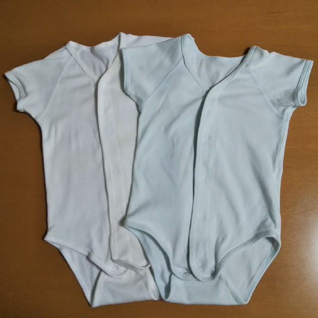 アカチャンホンポ(アカチャンホンポ)の半袖ロンパース80㎝２枚セット キッズ/ベビー/マタニティのベビー服(~85cm)(ロンパース)の商品写真