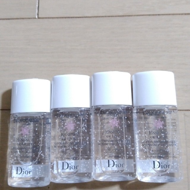 Dior(ディオール)のディオール Dior スノー 化粧水 サンプル コスメ/美容のスキンケア/基礎化粧品(化粧水/ローション)の商品写真