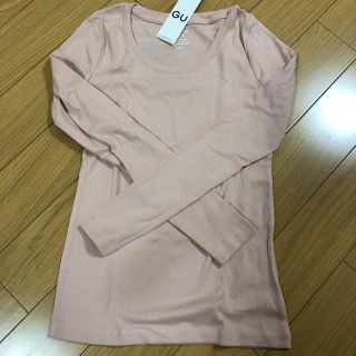 ジーユー(GU)の★新品未使用★GU クルーネックスリムフィットTシャツ ピンク色(Tシャツ(長袖/七分))