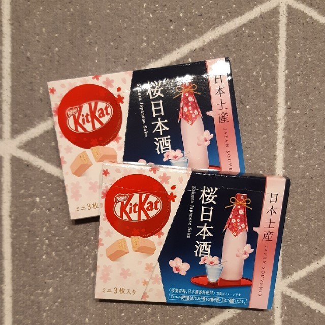 Nestle(ネスレ)のキットカット　桜日本酒 食品/飲料/酒の食品(菓子/デザート)の商品写真