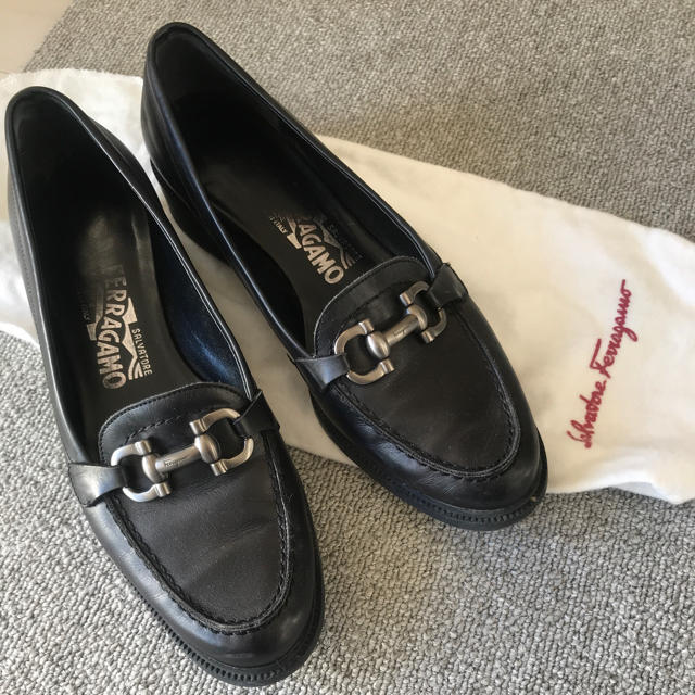 Salvatore Ferragamo(サルヴァトーレフェラガモ)のサルヴァトーレ　フェラガモ　22.5  レディースの靴/シューズ(ローファー/革靴)の商品写真