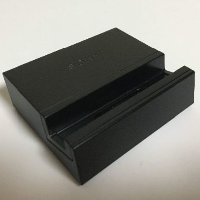 Xperia(エクスペリア)のSONY Xperia Z1f 純正 クレードル DK35 SO-02F スマホ/家電/カメラのスマートフォン/携帯電話(バッテリー/充電器)の商品写真