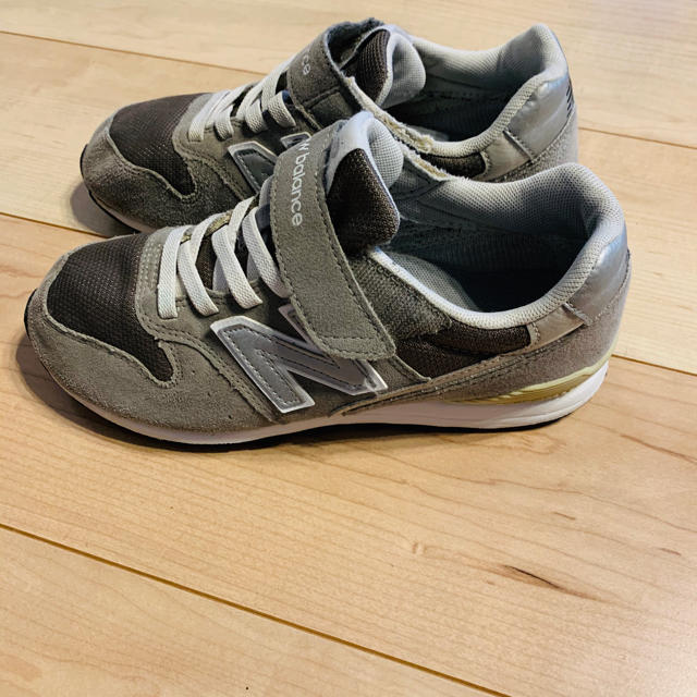 New Balance(ニューバランス)のニューバランス　スニーカー22センチ キッズ/ベビー/マタニティのキッズ靴/シューズ(15cm~)(スニーカー)の商品写真