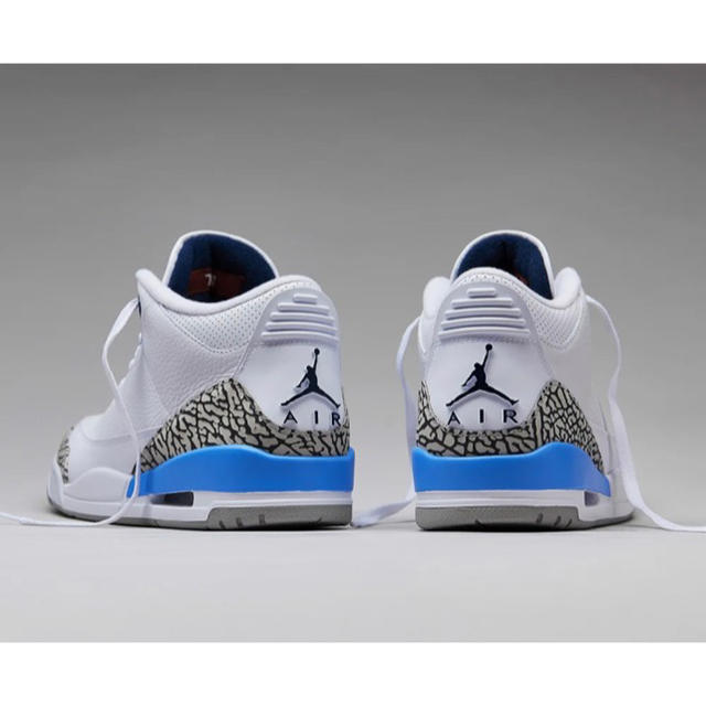 NIKE(ナイキ)のNIKE AIR JORDAN 3 RETRO Valor Blue 27.5㎝ メンズの靴/シューズ(スニーカー)の商品写真