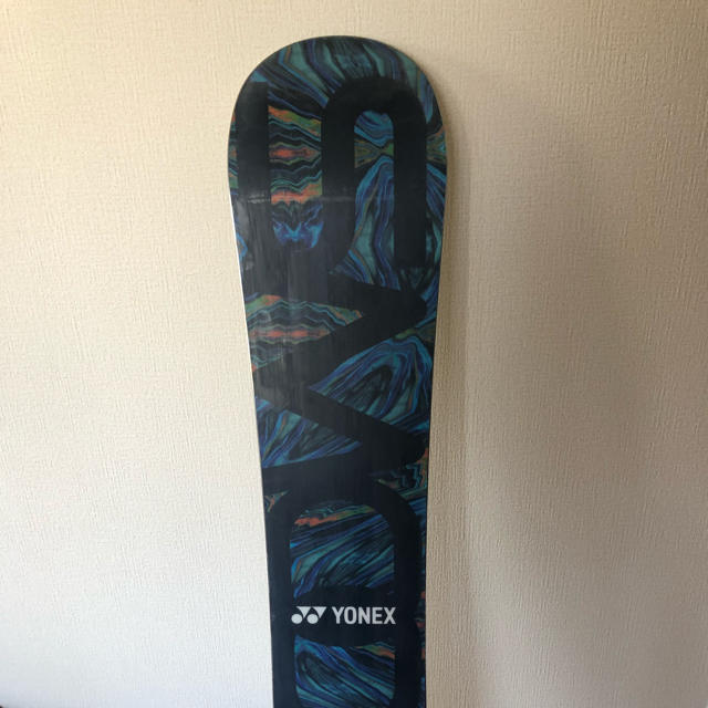 YONEX(ヨネックス)の【シーズン終わりのため値下げ中】YONEX smooth 157cm  スポーツ/アウトドアのスノーボード(ボード)の商品写真