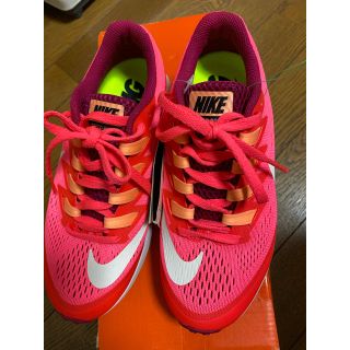 ナイキ(NIKE)の●新品NIKEランニングシューズスニーカー22.5センチ/陸上ナイキ(シューズ)