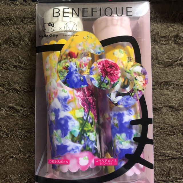 BENEFIQUE(ベネフィーク)のベネフィーク　ドゥース　限定デザイン　ボトル コスメ/美容のコスメ/美容 その他(その他)の商品写真