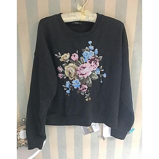 フォーエバートゥエンティーワン(FOREVER 21)のお花刺繍スウェット(トレーナー/スウェット)