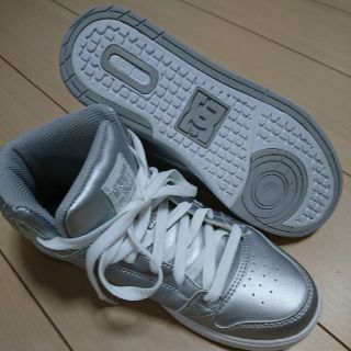 ディーシーシュー(DC SHOE)のDCスニーカー24センチ(実寸は23くらい)(スニーカー)