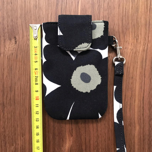 marimekko(マリメッコ)のホッコミ様専用　マリメッコ　スマホケース スマホ/家電/カメラのスマホアクセサリー(iPhoneケース)の商品写真