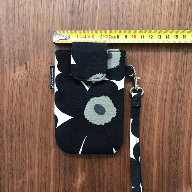 marimekko(マリメッコ)のホッコミ様専用　マリメッコ　スマホケース スマホ/家電/カメラのスマホアクセサリー(iPhoneケース)の商品写真