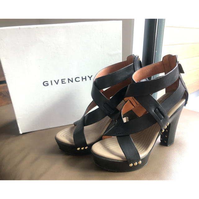 Givenchy スタッズサンダル