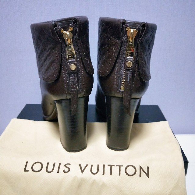 LOUIS VUITTON(ルイヴィトン)の本日限定お値下げ！Louis Vuitton　ショートブーツ レディースの靴/シューズ(ブーツ)の商品写真