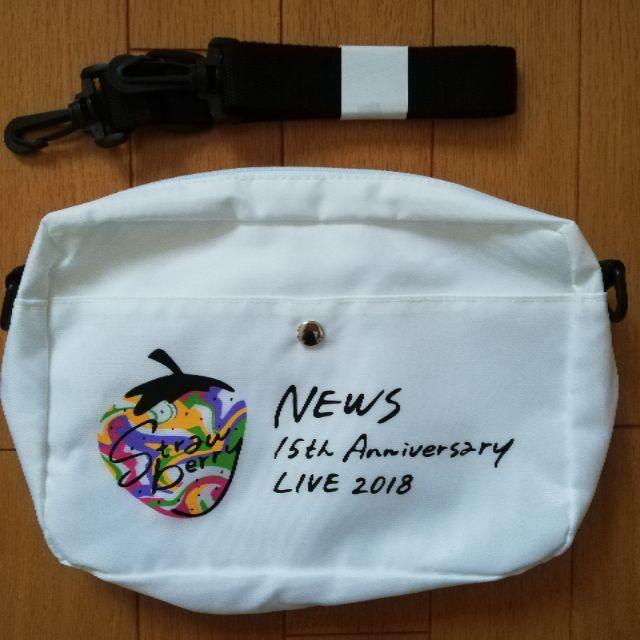 NEWS(ニュース)のヒカ梅様専用　NEWS Strawberry ボディーバッグ エンタメ/ホビーのタレントグッズ(アイドルグッズ)の商品写真