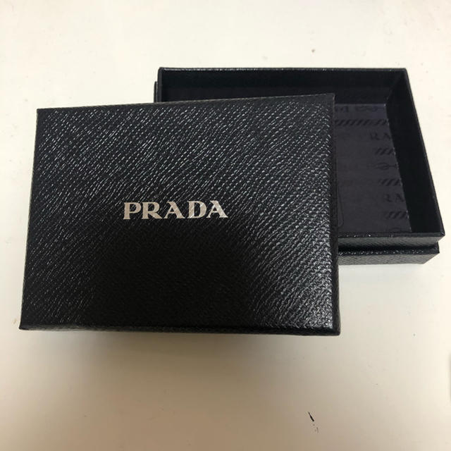 PRADA(プラダ)のPRADA プラダ 空箱  インテリア/住まい/日用品のオフィス用品(ラッピング/包装)の商品写真