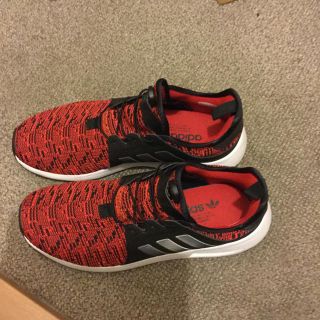 アディダス(adidas)のスニーカー(スニーカー)