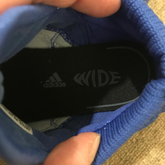 adidas(アディダス)のadidas adiFIT 18.5cm 未使用品 キッズ/ベビー/マタニティのキッズ靴/シューズ(15cm~)(スニーカー)の商品写真