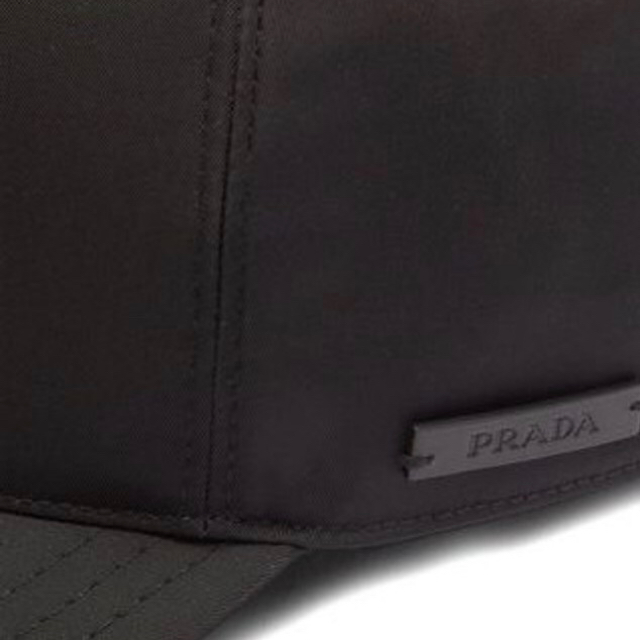 PRADA(プラダ)のPRADA キャップ　Mサイズ　ブラック メンズの帽子(キャップ)の商品写真