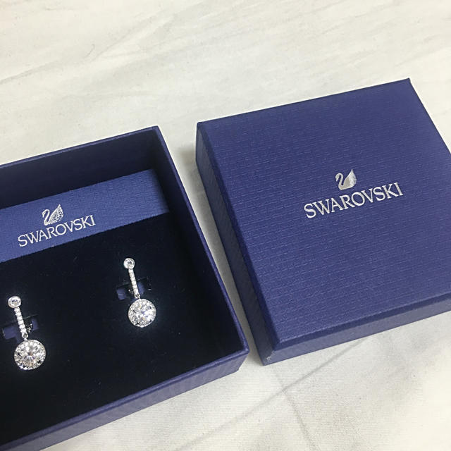 SWAROVSKI(スワロフスキー)のスワロフスキー　アジアコレクション ATTRACT クリップイヤリング レディースのアクセサリー(イヤリング)の商品写真