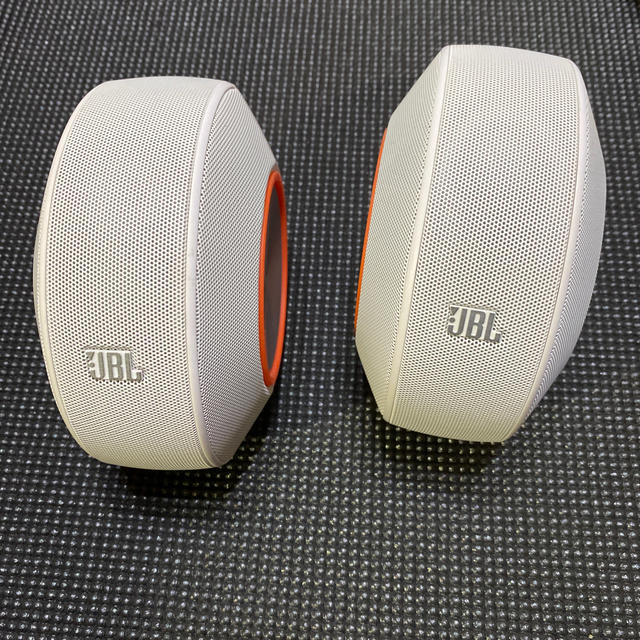 JBL PEBBLES スマホ/家電/カメラのオーディオ機器(スピーカー)の商品写真