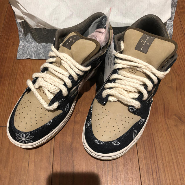 NIKE(ナイキ)のTravis Scott × Nike SB Dunk Low メンズの靴/シューズ(スニーカー)の商品写真