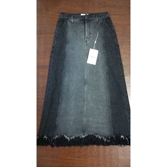 Ameri VINTAGE(アメリヴィンテージ)の定価以下 新品 RAGGED DENIM SKIRT Mサイズ レディースのスカート(ロングスカート)の商品写真