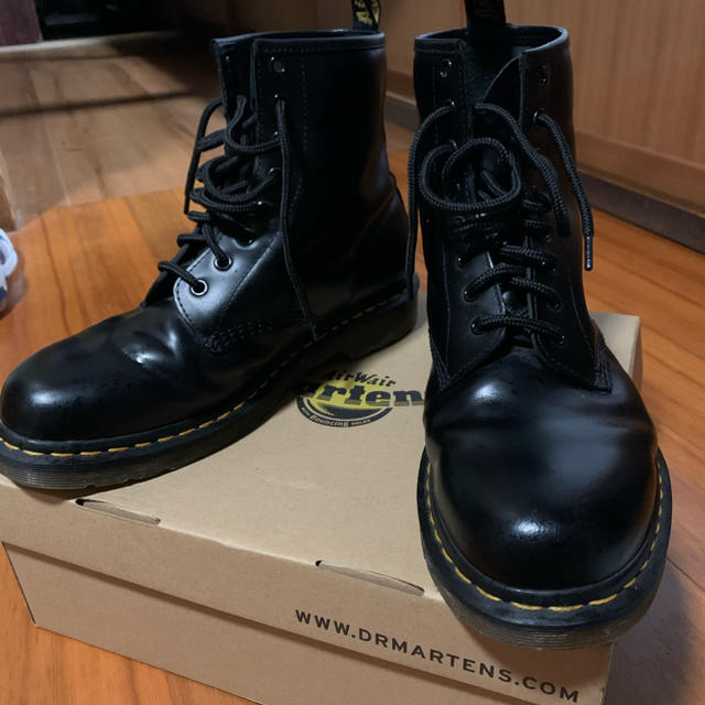 靴/シューズDr martens 8ホール 美品 今月中