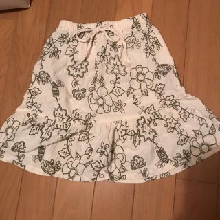 美品　可愛い　総刺繍ティアードスカート　95cm マスクのおまけ付き(スカート)