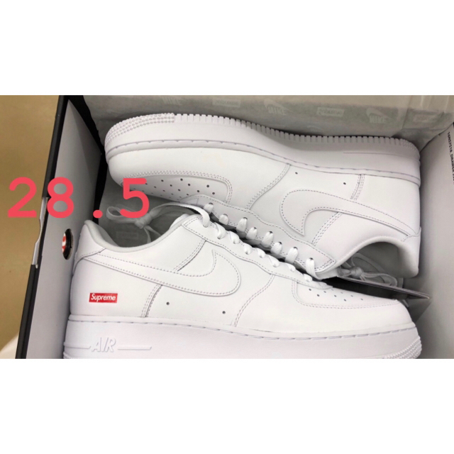 Supreme(シュプリーム)のNIKE supreme AIR force 1レシート付 メンズの靴/シューズ(スニーカー)の商品写真