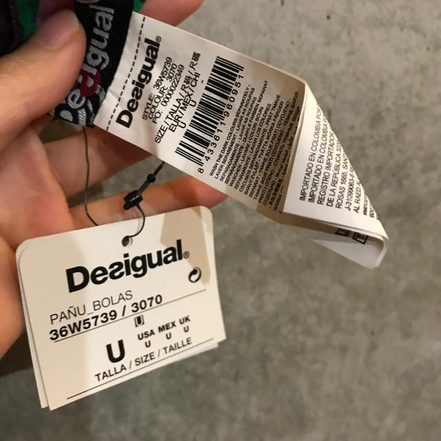 DESIGUAL(デシグアル)のDesigual スカーフ 未使用品です レディースのファッション小物(バンダナ/スカーフ)の商品写真