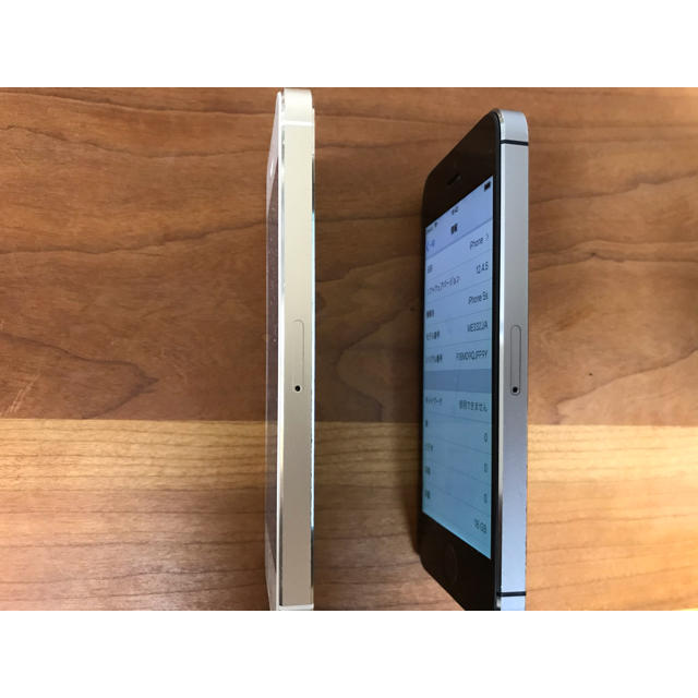 Apple(アップル)のiphone5s  本体　32GB（ゴールドのみ） スマホ/家電/カメラのスマートフォン/携帯電話(スマートフォン本体)の商品写真