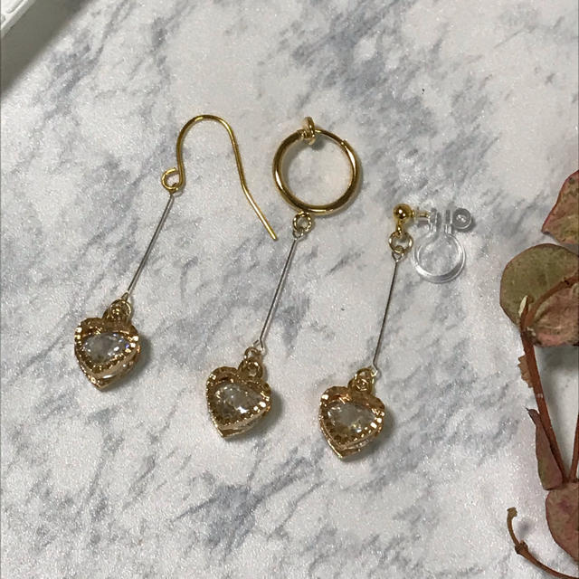 ❣️春爛漫🌸さま❣️キラキラ＊ゆらゆら＊ハートピアス＊ハートイヤリング ハンドメイドのアクセサリー(ピアス)の商品写真