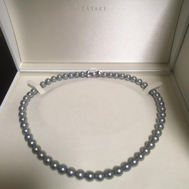 TASAKI(タサキ)の【ご専用　特価】TASAKIグレーパールネックレス7.6-8mm43cm レディースのアクセサリー(ネックレス)の商品写真