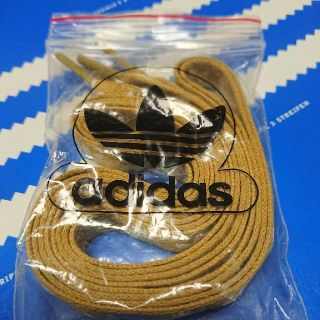 アディダス(adidas)のadidas  シューレース 新品未使用

ミッシー・エリオット(スニーカー)