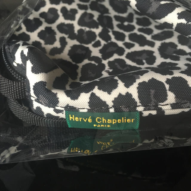 Herve Chapelier(エルベシャプリエ)のエルベ　エルベシャプリエ　ビッグポシェット　レオパード　別注　グリーンレーベル レディースのバッグ(ショルダーバッグ)の商品写真