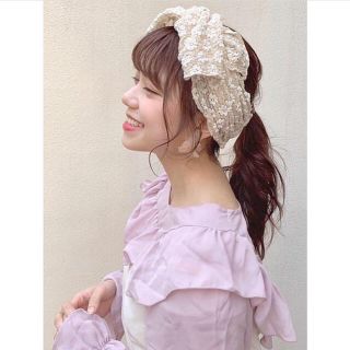 カオリノモリ(カオリノモリ)のカオリノモリ　ヘアバンド　花柄　ベージュ(ヘアバンド)