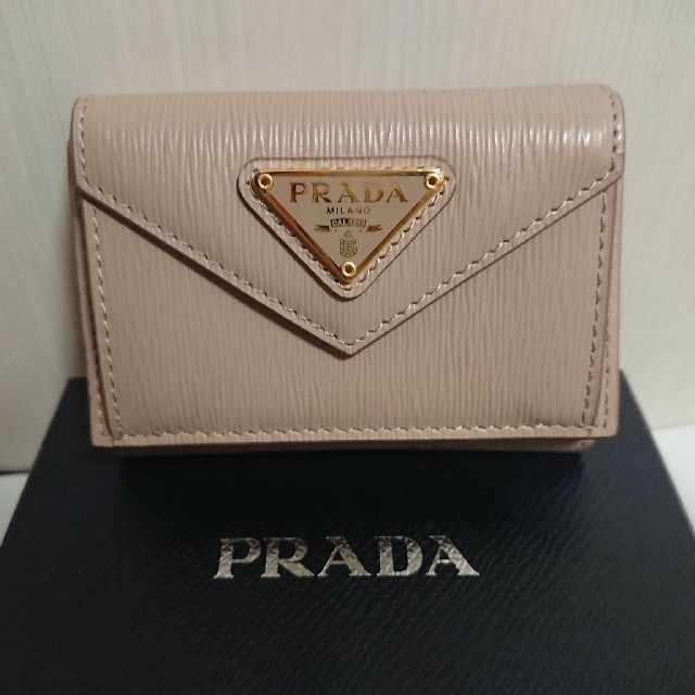 一番の PRADA - 【新品】PRADA 三つ折り財布 財布