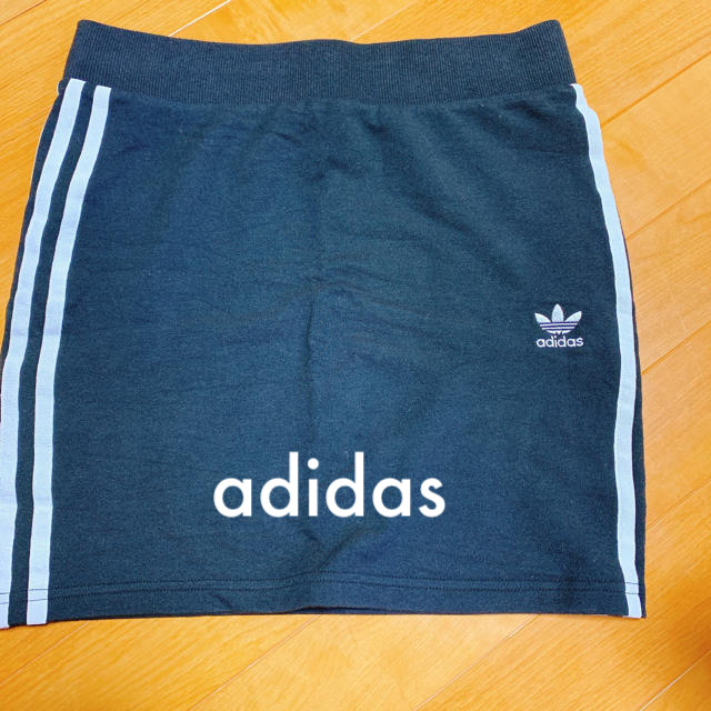 adidas(アディダス)の最終値下げ　アディダス originals レディースのスカート(ミニスカート)の商品写真