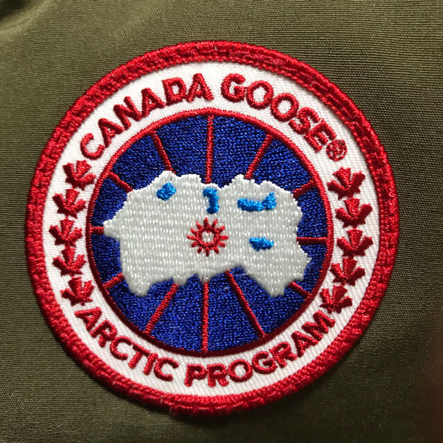 CANADA GOOSE(カナダグース)の確実正規品　極美品　カナダグース  ベスト メンズのジャケット/アウター(ダウンベスト)の商品写真