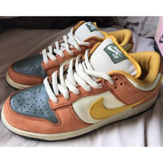 ナイキ(NIKE)の NIKE SB DUNK LOW  (スニーカー)