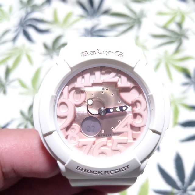 Baby-G(ベビージー)のCASIO Baby-G bga-131　ジーショック　オフホワイト×ピンク レディースのファッション小物(腕時計)の商品写真