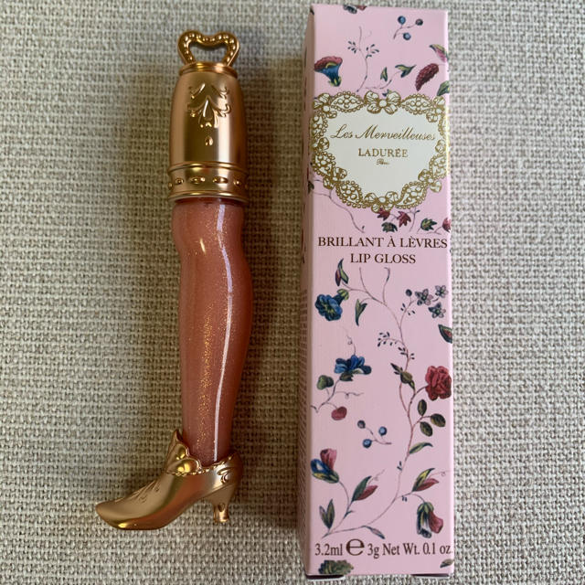 Les Merveilleuses LADUREE(レメルヴェイユーズラデュレ)の【☺︎さま専用】レ・メルヴェイユーズラデュレ　リップグロス　04 コスメ/美容のベースメイク/化粧品(リップグロス)の商品写真