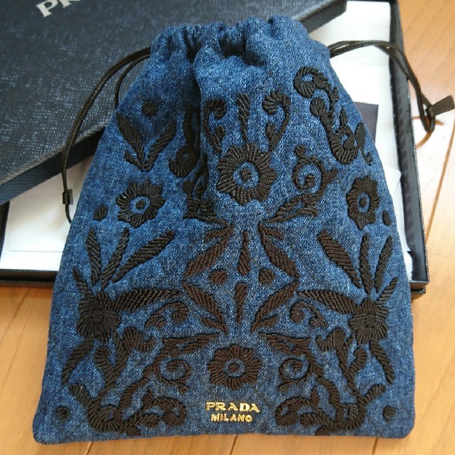 PRADA 巾着 刺繍入り デニムポーチ www.krzysztofbialy.com