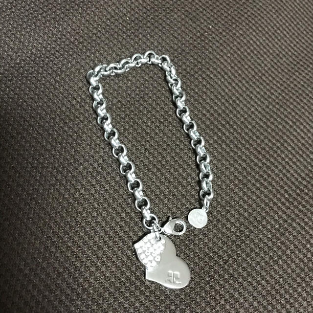 Courreges(クレージュ)の【値下げしました】クレージュ ブレスレット レディースのアクセサリー(ブレスレット/バングル)の商品写真