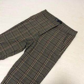 ザラ(ZARA)のZARA チェック柄スキニーパンツ（キャメル）(スキニーパンツ)